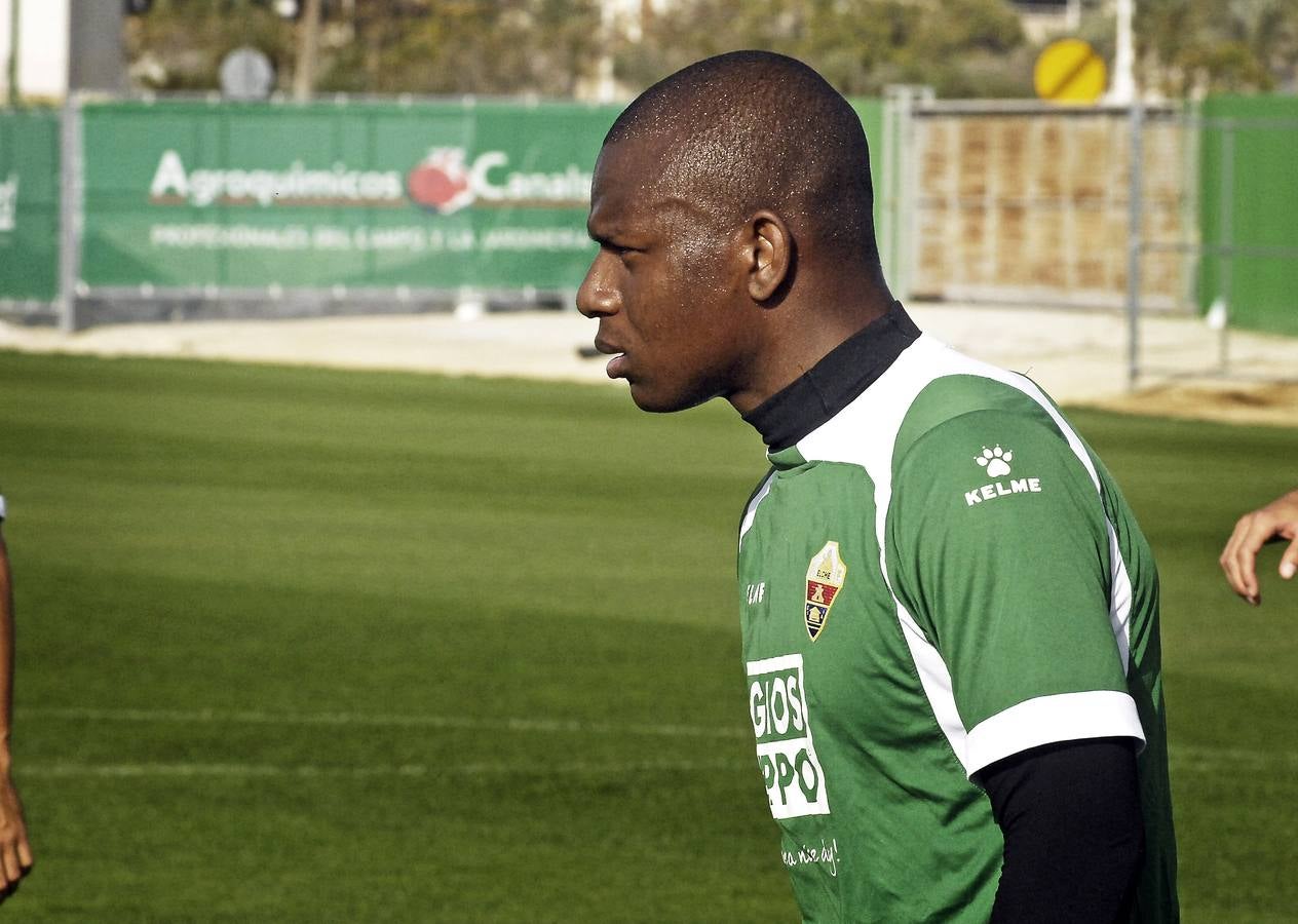 Entrenamiento del Elche CF con Mudingayi