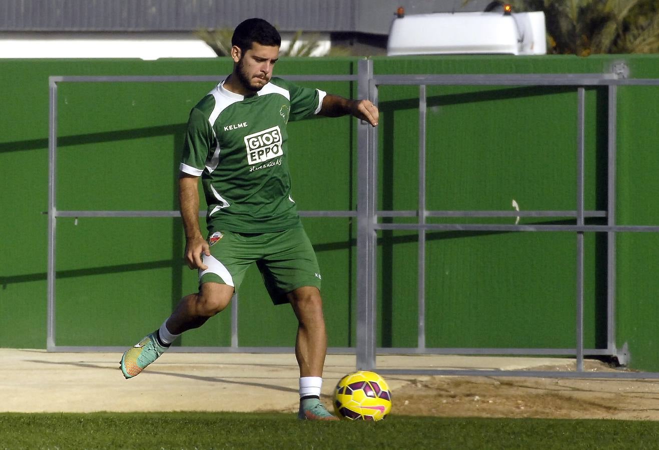 Entrenamiento del Elche CF con Mudingayi