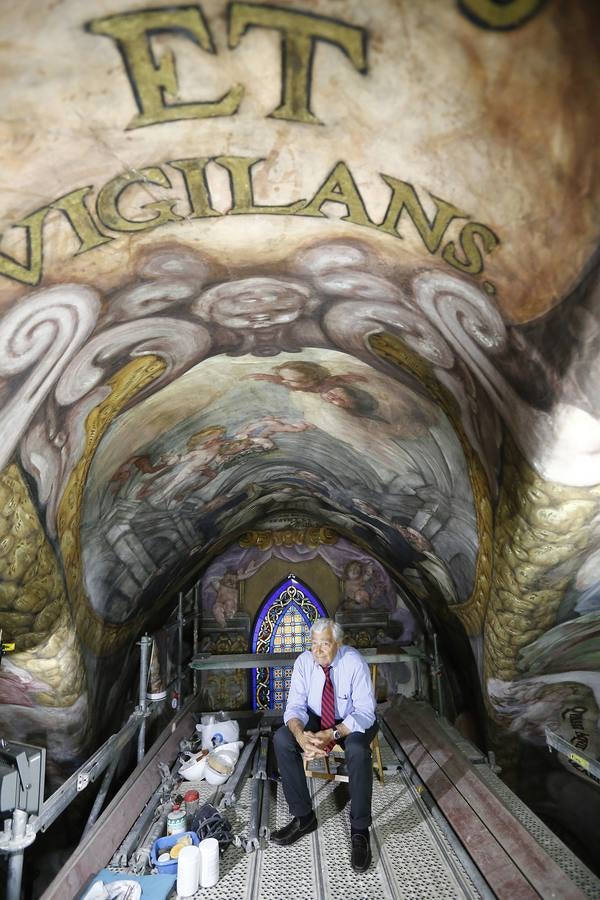 El restaurador de la Capilla Sixtina visita las obras de los frescos de San Nicolás