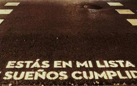 Pasos de cebra con mensaje