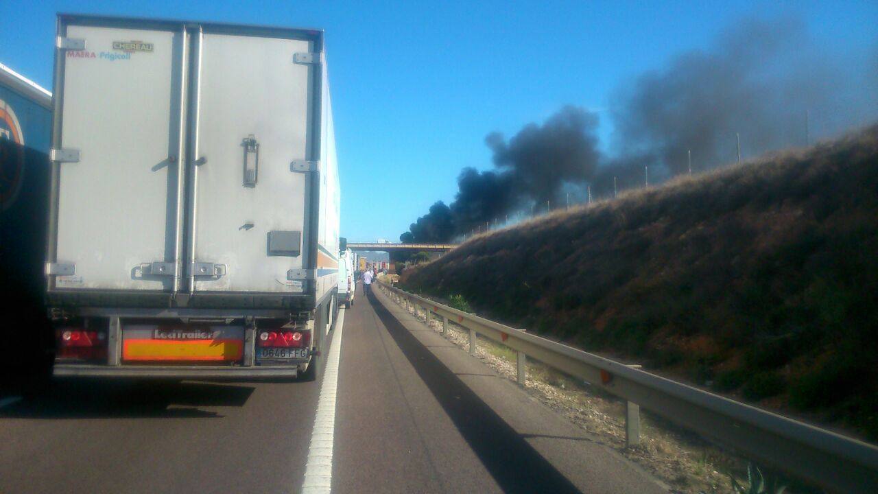 Incendio de un camión en la A-7