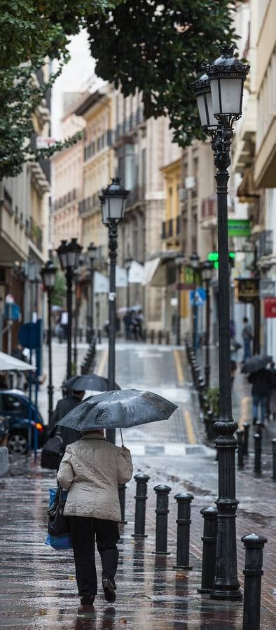 Las lluvias dejan hasta 20 litros en el interior de Valencia y Alicante