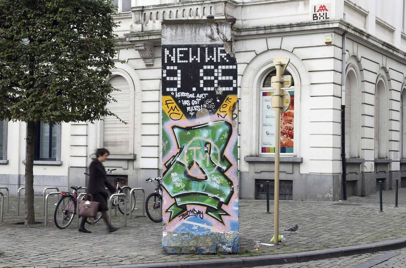 Otro trozo se encuentra en Bruselas, cerca del Parlamento Europeo.