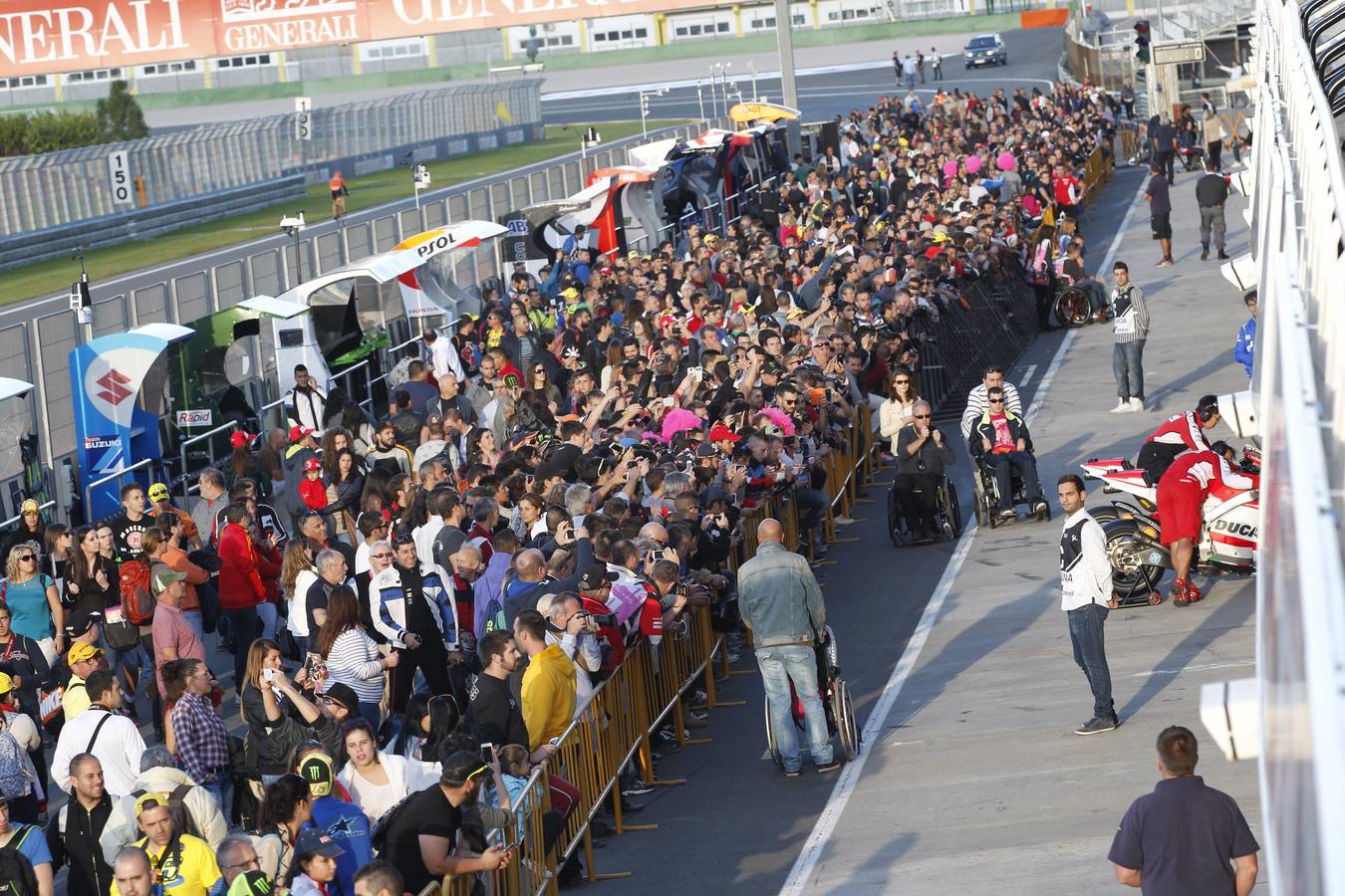 GP de Motociclismo: Los pilotos participan en el &#039;pit-walk&#039;