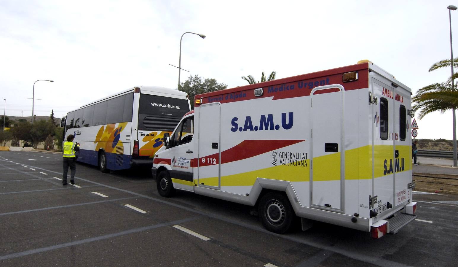 Choque entre un autocar y un trailer entre Elche y Alicante