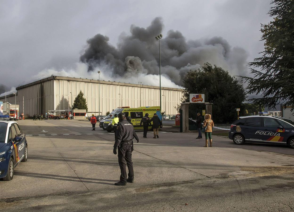 Arde la planta de Campofrío en Burgos