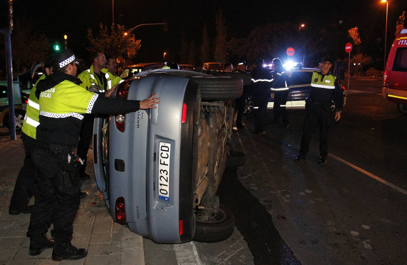 Cuatro heridos en Alicante tras volcar un vehículo