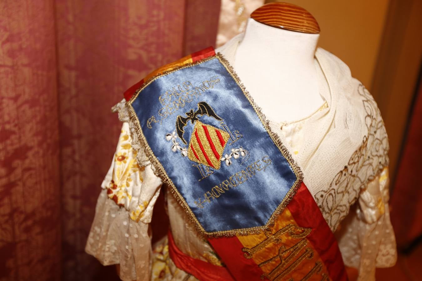 Exposición de la falla Serranos-Plaza de los Fueros por su 125.º aniversario
