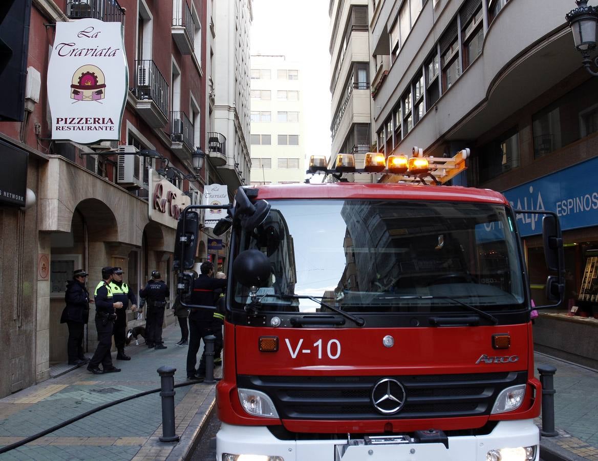 Un horno se incendia en un restaurante italiano de Alicante