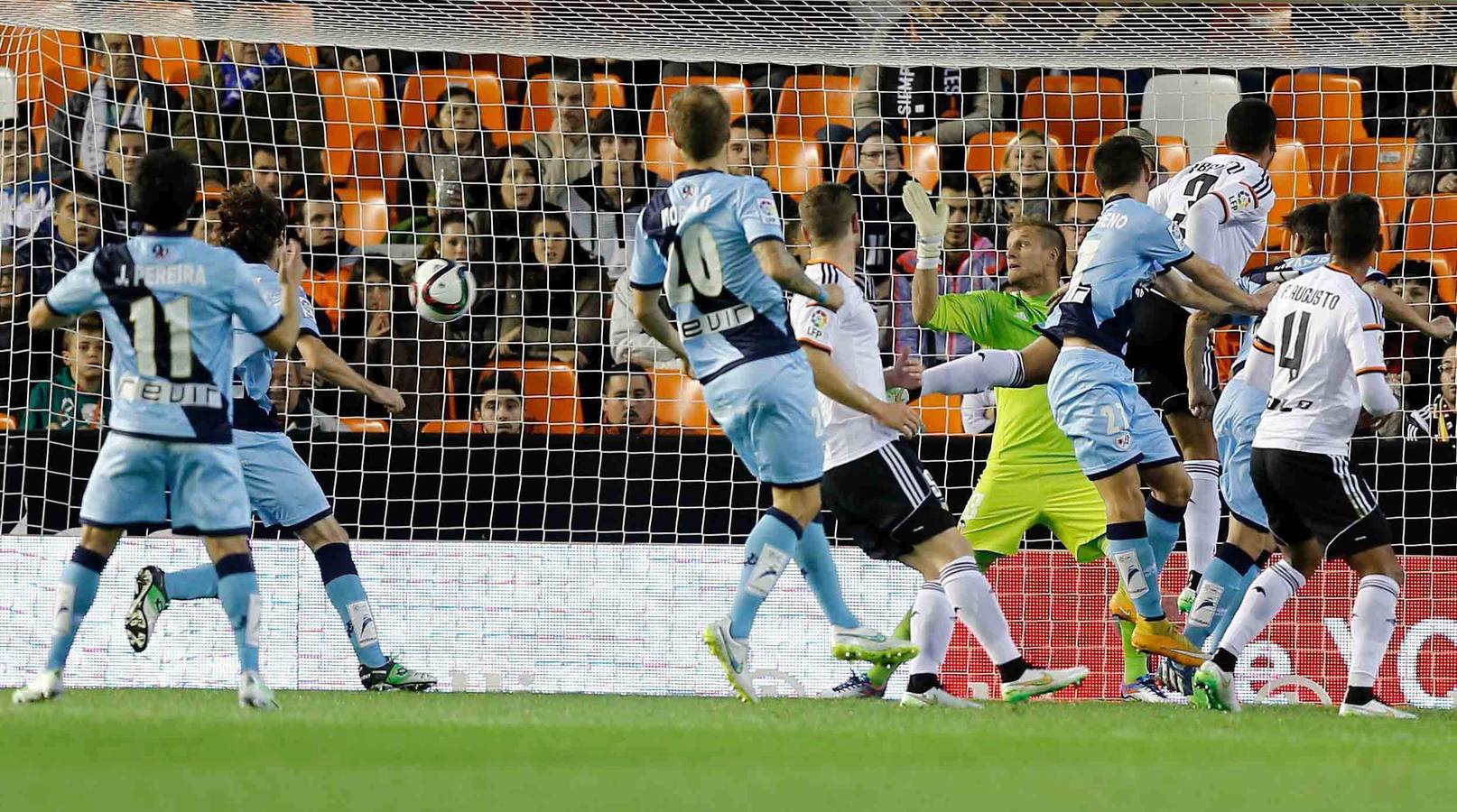 La locura de goles en Mestalla, en imágenes: Valencia 4 - 4 Rayo