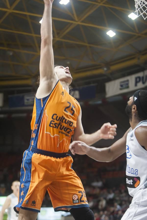 Brillante victoria del Valencia Basket ante el Neptunas (103-65)