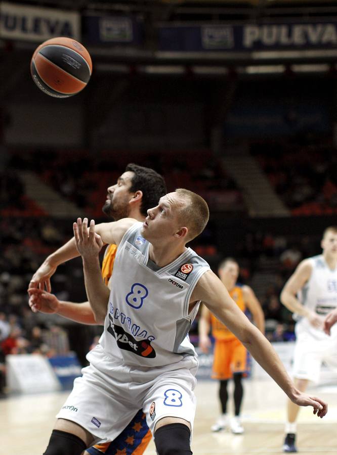 Brillante victoria del Valencia Basket ante el Neptunas (103-65)
