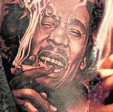 Gervasio Deferr eligió un retrato de Bob Marley para su brazo.