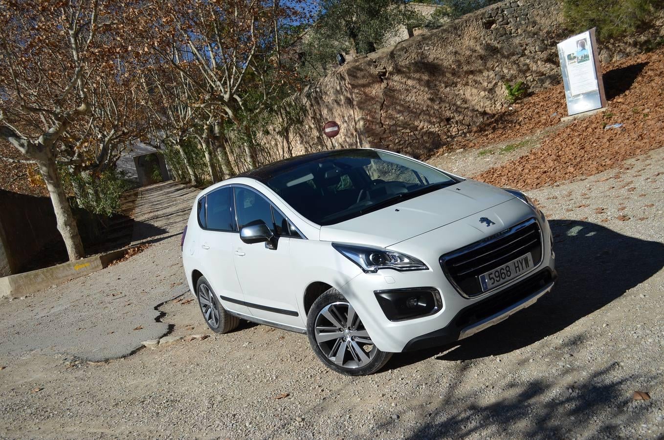 Ponemos a prueba al crossover de Peugeot en la &#039;Ruta dels Monestirs&#039;