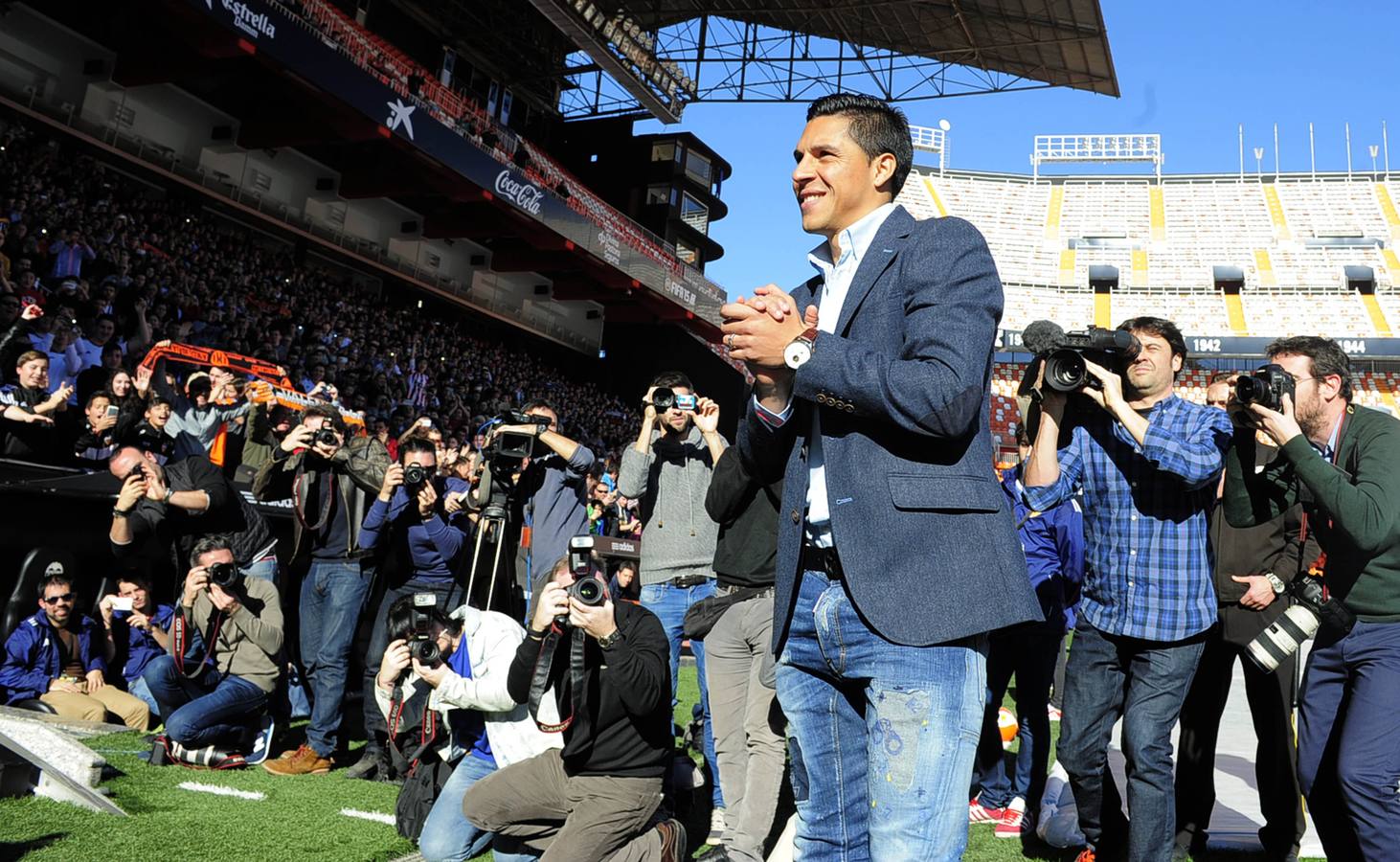 La presentación de Enzo Pérez en imágenes