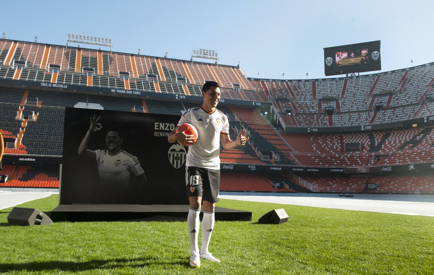 La presentación de Enzo Pérez en imágenes