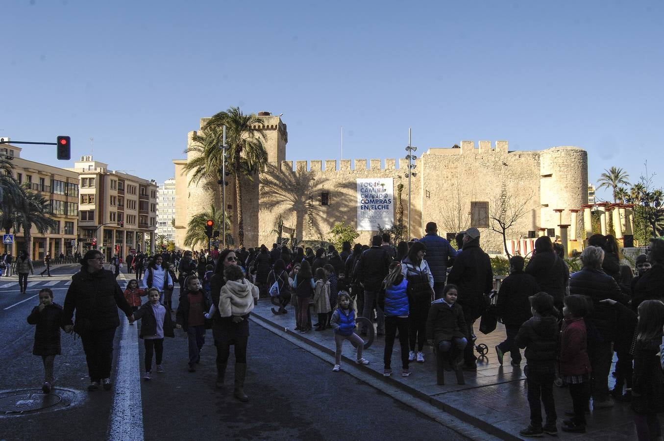 Los Reyes Magos reciben las cartas de los niños en Elche