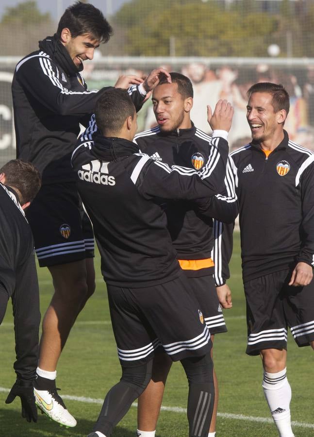 El Valencia prepara su partido contra el Espanyol