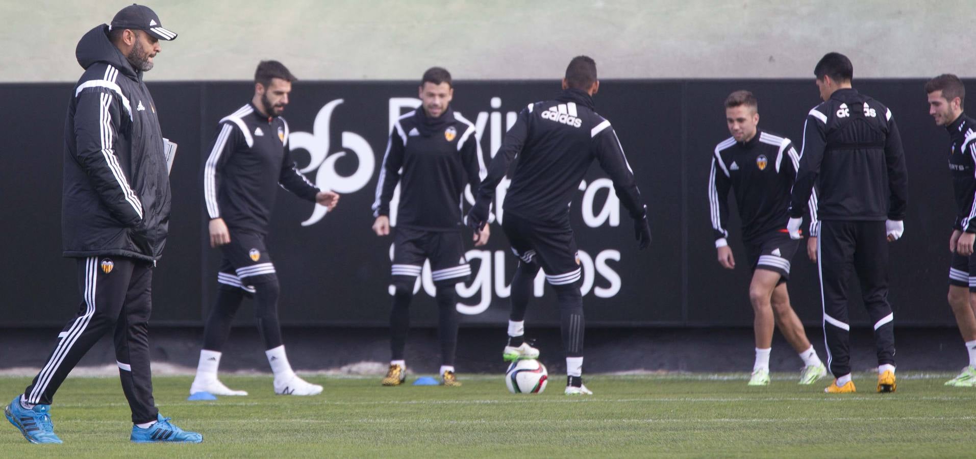 El Valencia prepara su partido contra el Espanyol