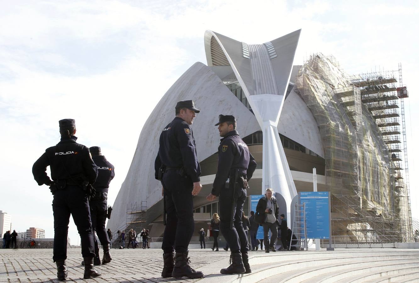 La policía en el Palau de les Arts