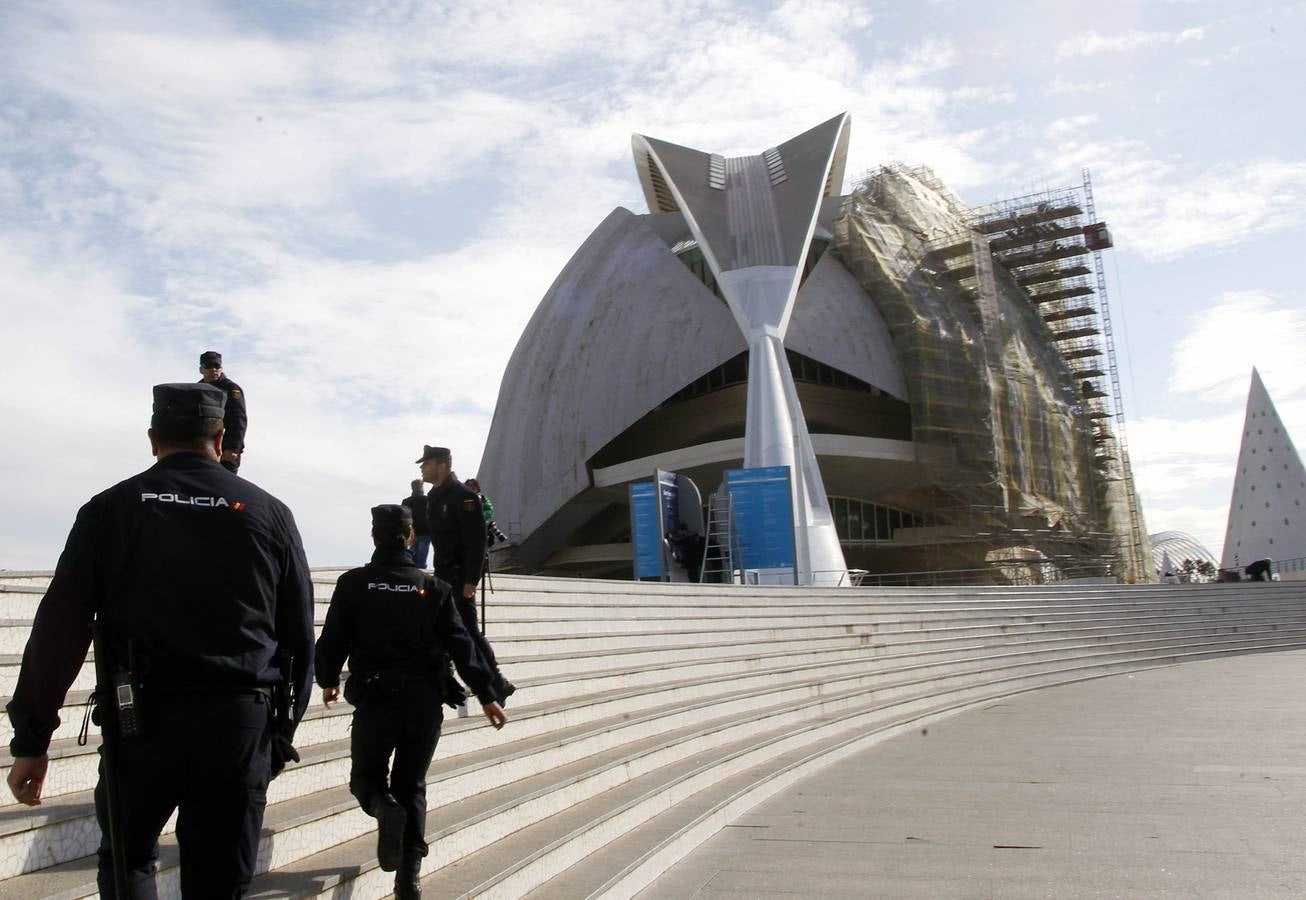 La policía en el Palau de les Arts