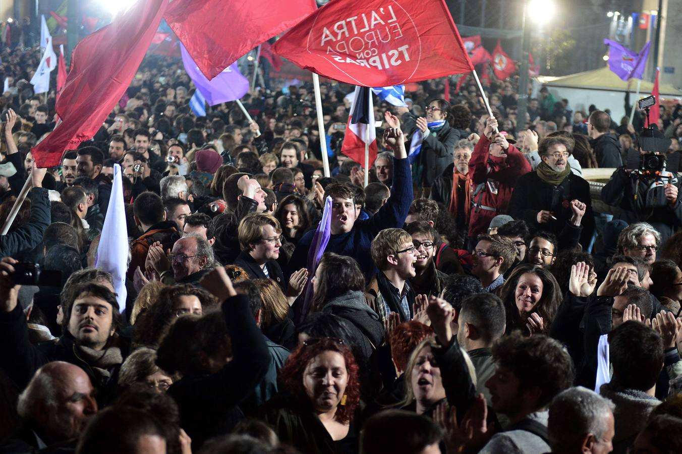 Tsipras (Syriza) hace historia con un gran triunfo que le convierte en el líder más joven del país heleno con el primer Gobierno de izquierda radical de Europa