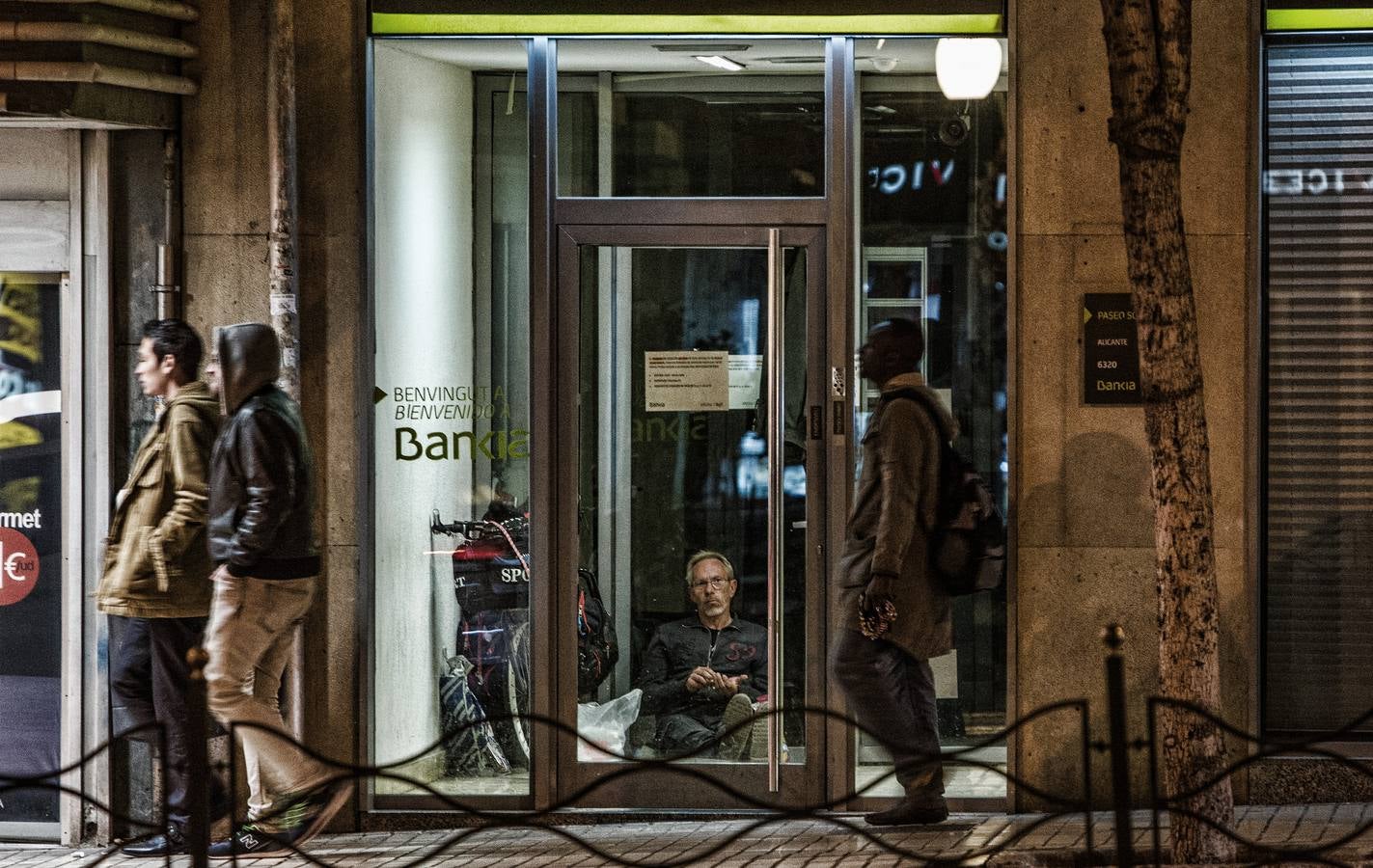 Indigentes que duermen en las calles de Alicante