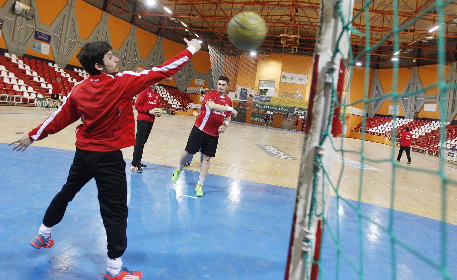 Imágenes del Fertiberia Sagunto, la cara B del balonmano