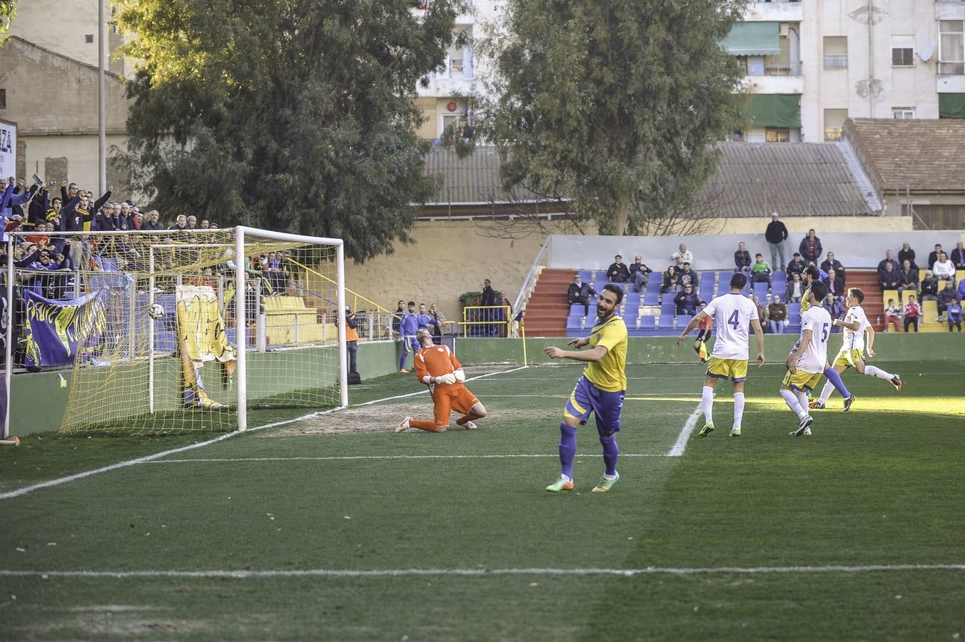 Goleada del Orihuela a un alicaído Torrevieja