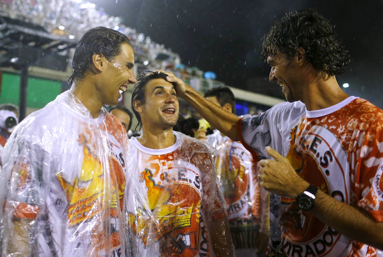 David Ferrer y Rafael Nadal desfilan en el Carnaval de Río de Janeiro