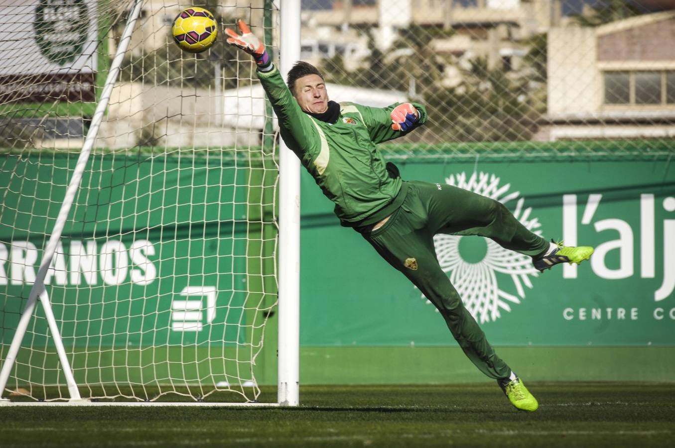 El Elche se prepara para el Real Madrid