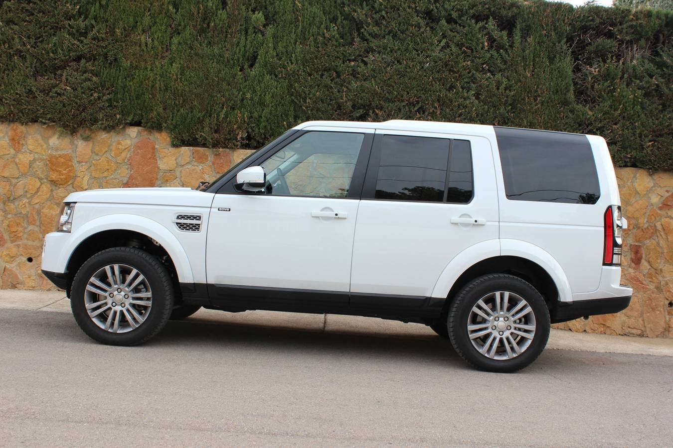 Land Rover redefine su Discovery, un 4x4 único en su segmento.