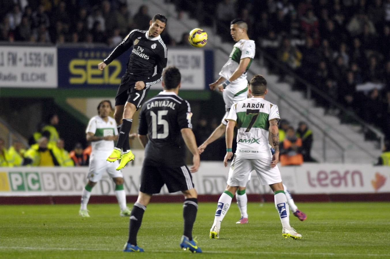 Partido entre el Elche y el Real Madrid