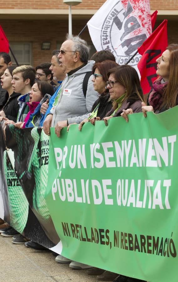 Huelga de taxis, interinos y estudiantes en Valencia