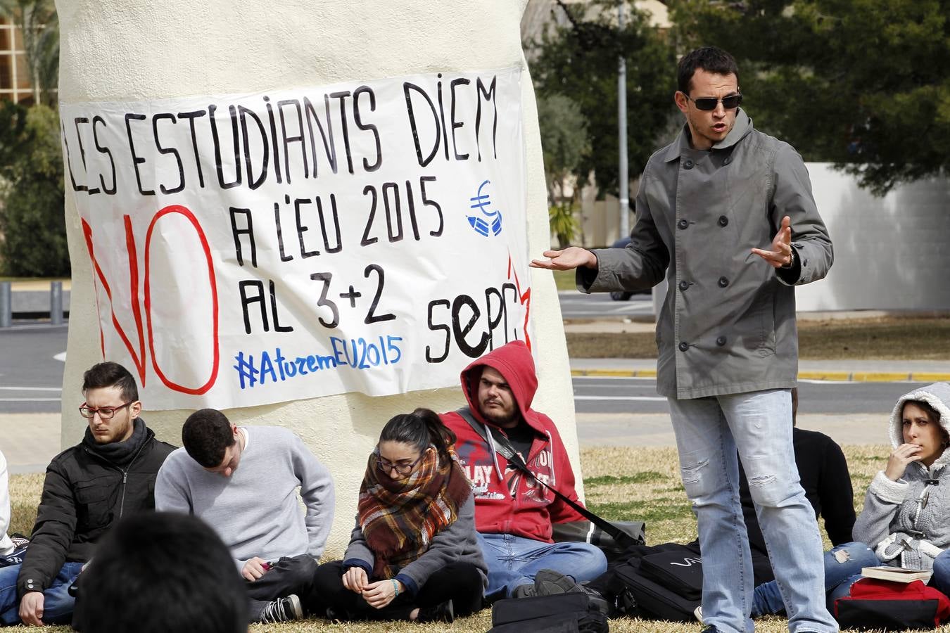 Asamblea de universitarios en la UA