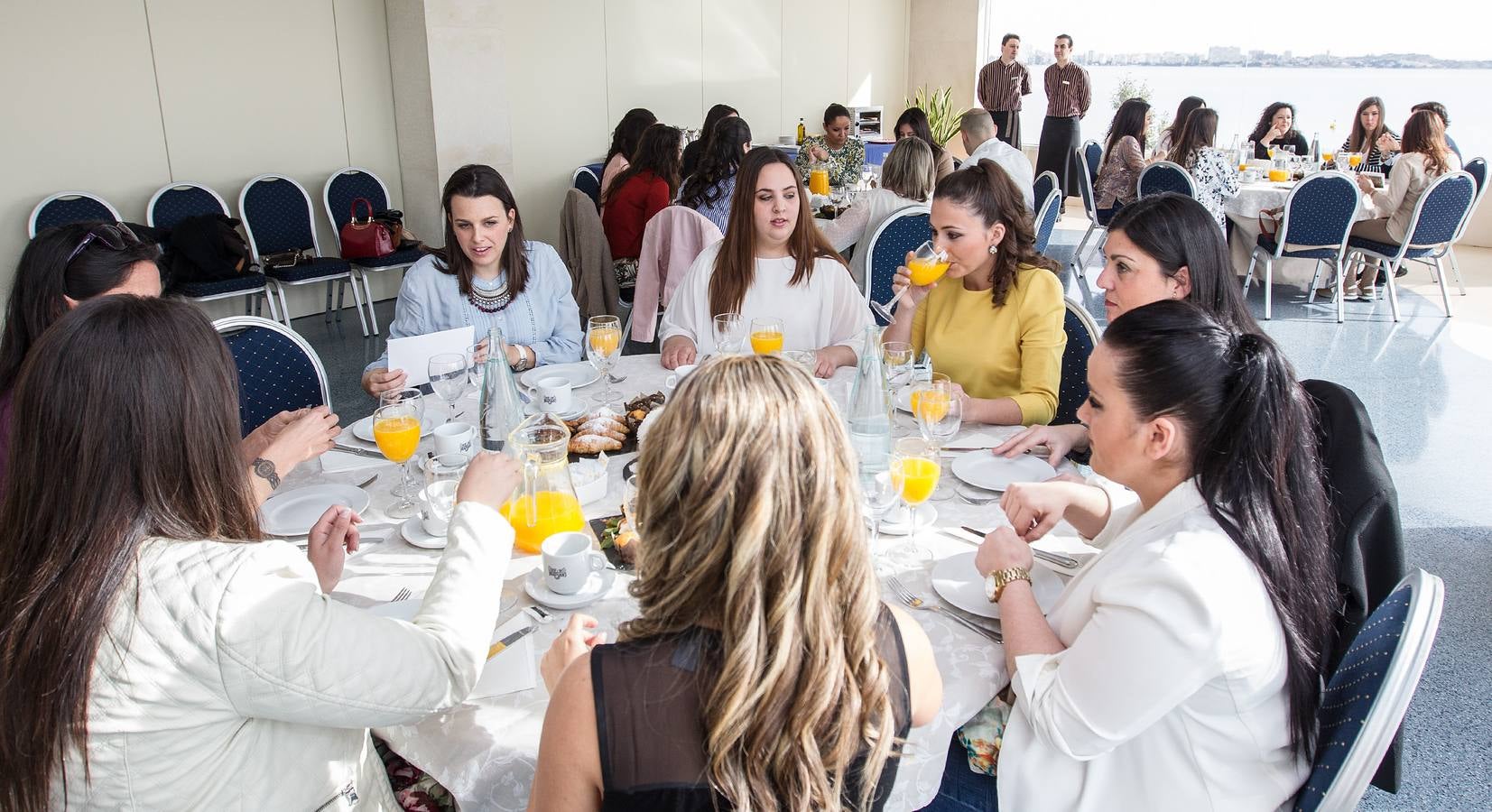 Desayuno de las candidatas a Bellea del Foc