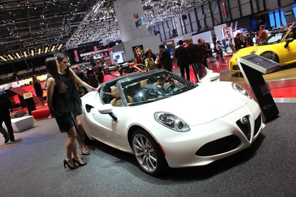 Los coches del futuro se presentan en Ginebra.