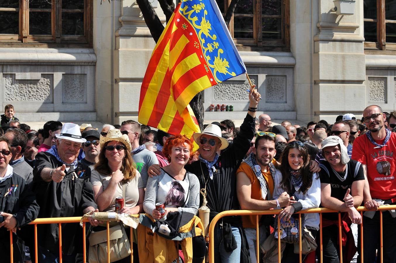 Fallas 2015: Búscate en la mascletà de hoy 17 de marzo (I)