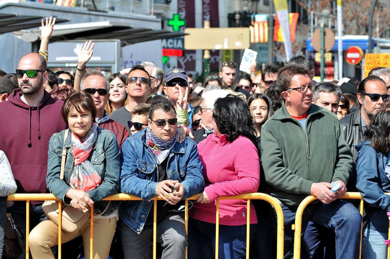 Fallas 2015: Búscate en la mascletà de hoy 17 de marzo (II)