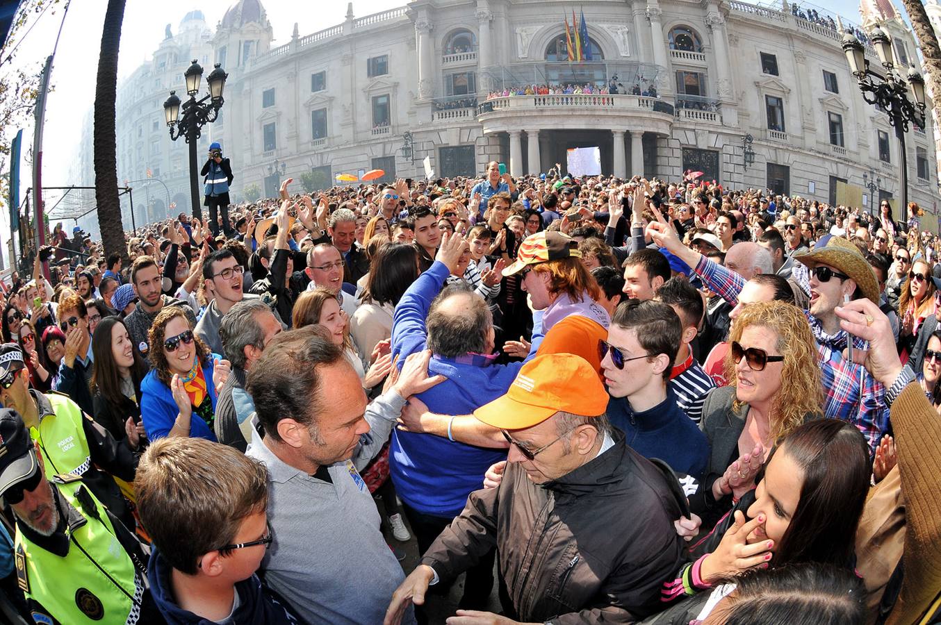 Fallas 2015: Búscate en la mascletà de hoy 17 de marzo (II)