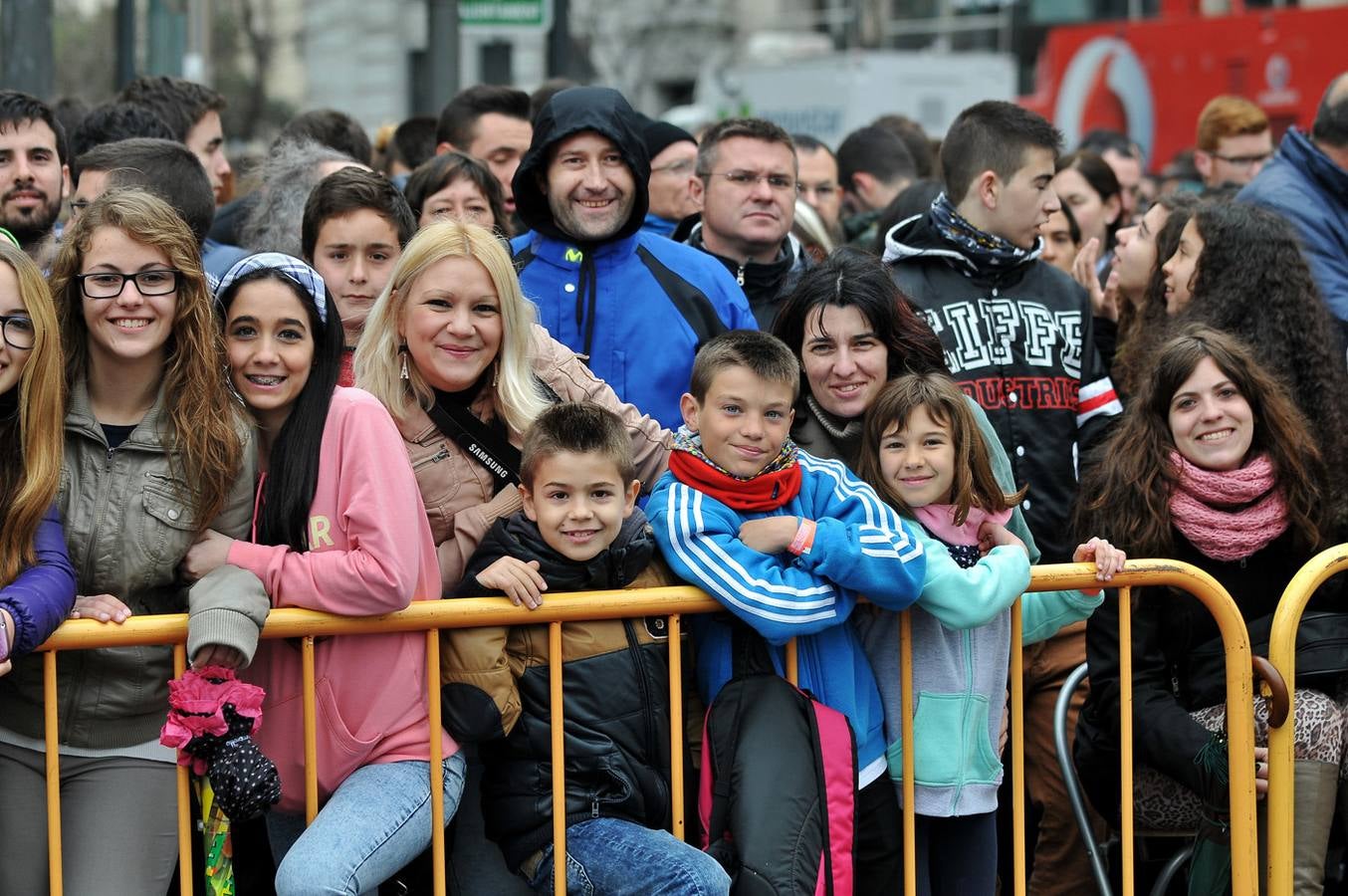 Fallas 2015: Búscate en la mascletà del 18 de marzo (II)