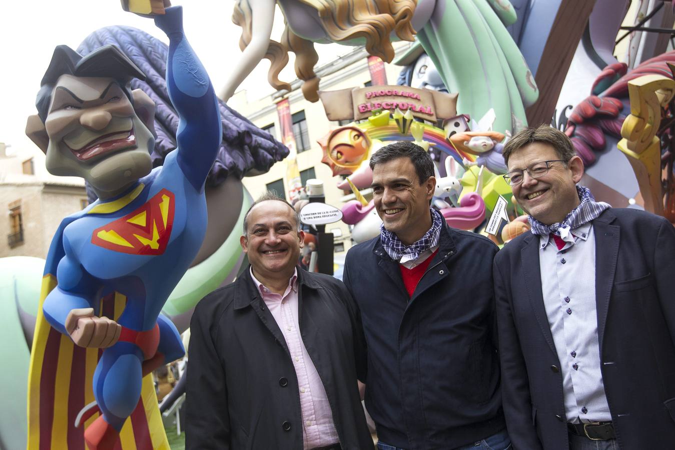 Fallas 2015: Pedro Sánchez visita Valencia en plenas fallas