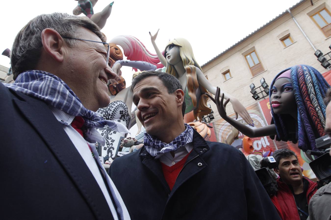 Fallas 2015: Pedro Sánchez visita Valencia en plenas fallas