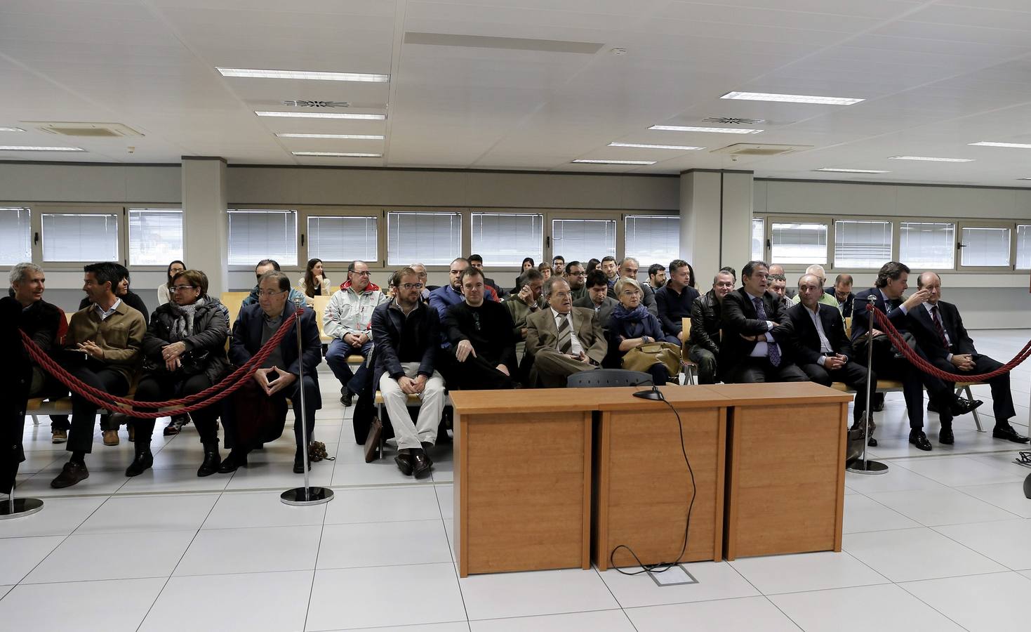 Fotos del inicio del juicio sobre Terra Mítica