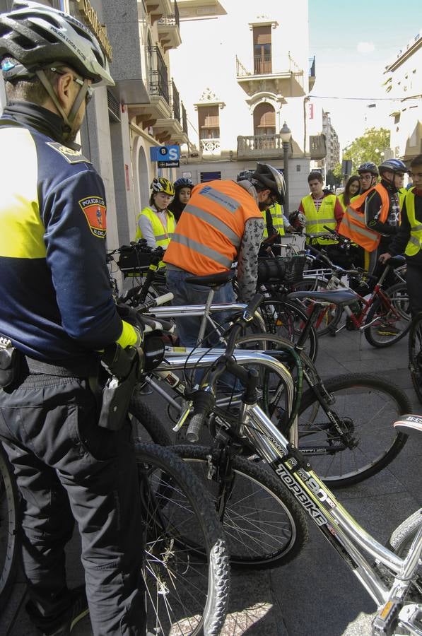 La Policía Local de Elche promueve el uso de la bicicleta