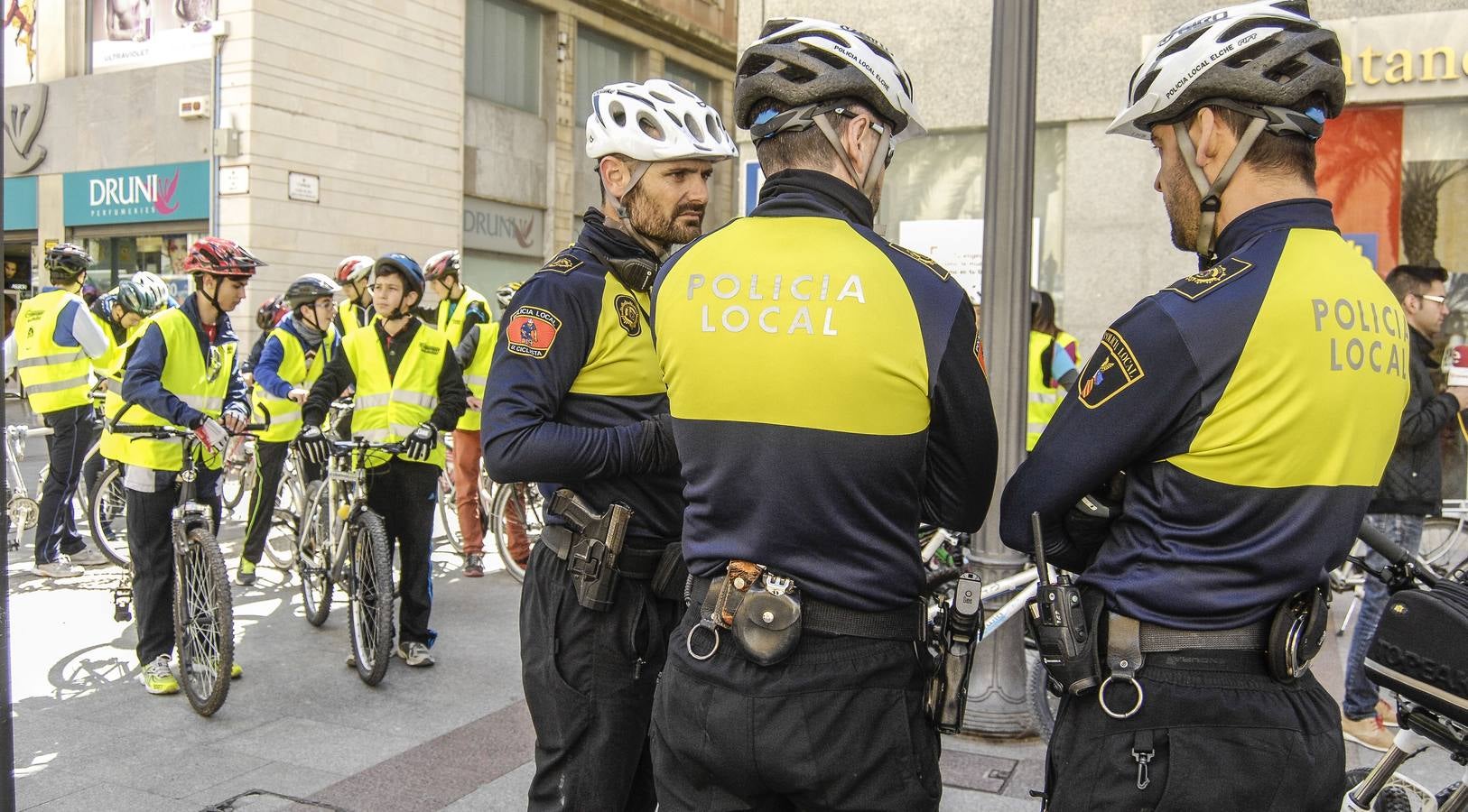 La Policía Local de Elche promueve el uso de la bicicleta