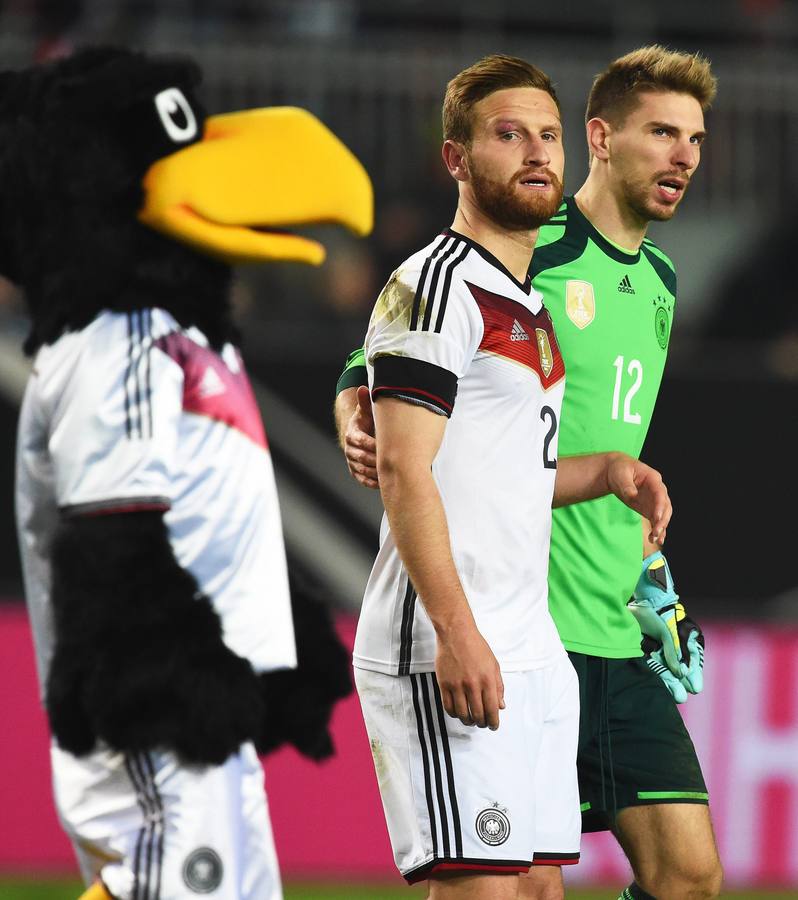 El partido de Mustafi con Alemania en imágenes