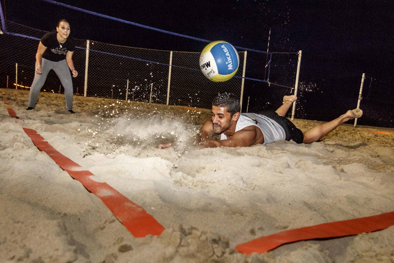 Nadia Campisi presenta un torneo de Voley Playa amateur