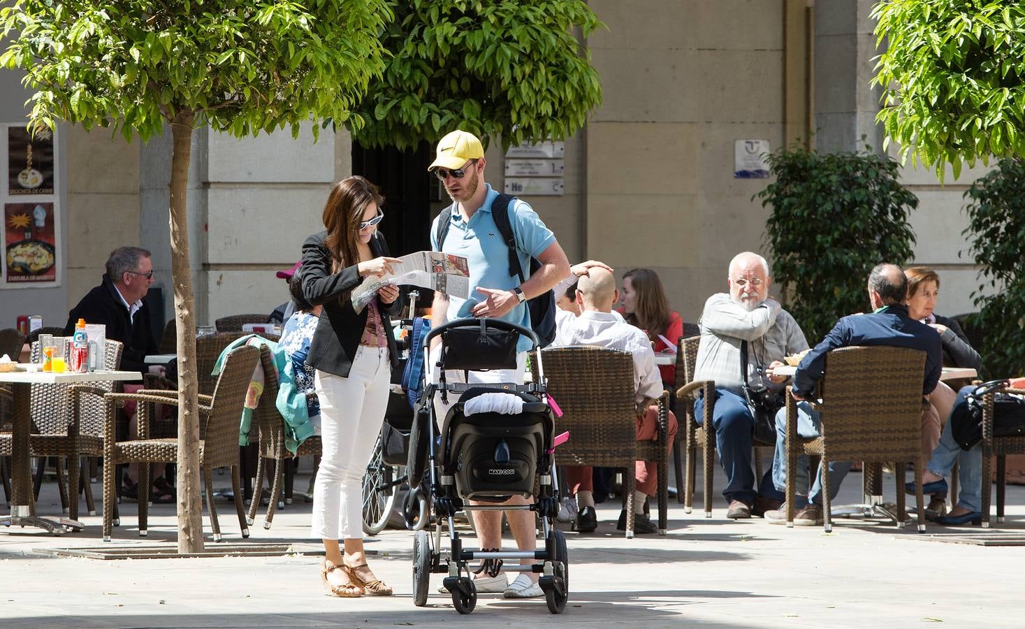 Los turistas disfrutan de la Semana Santa en Alicante