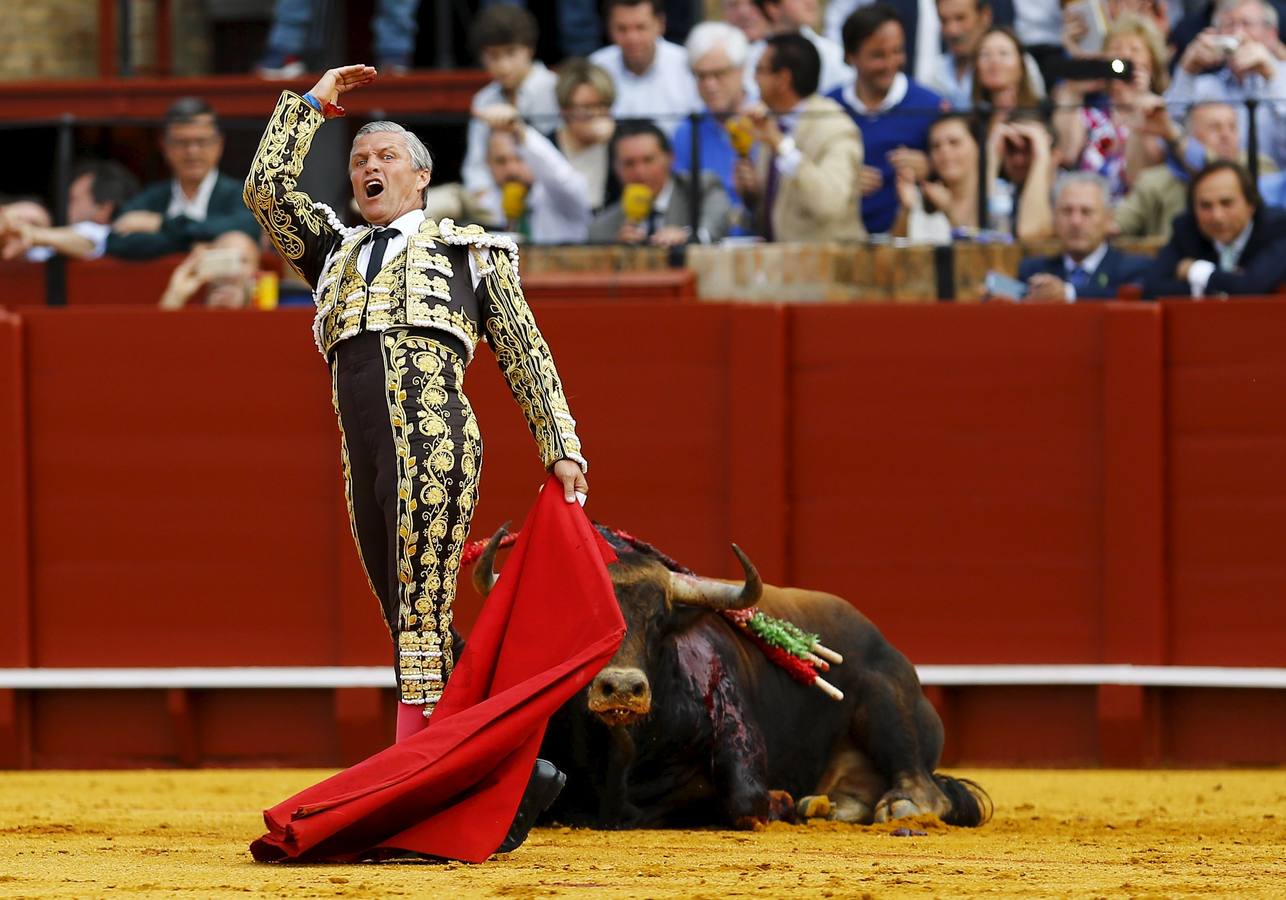 Espartaco se retira y sale por la puerta grande de la Maestranza